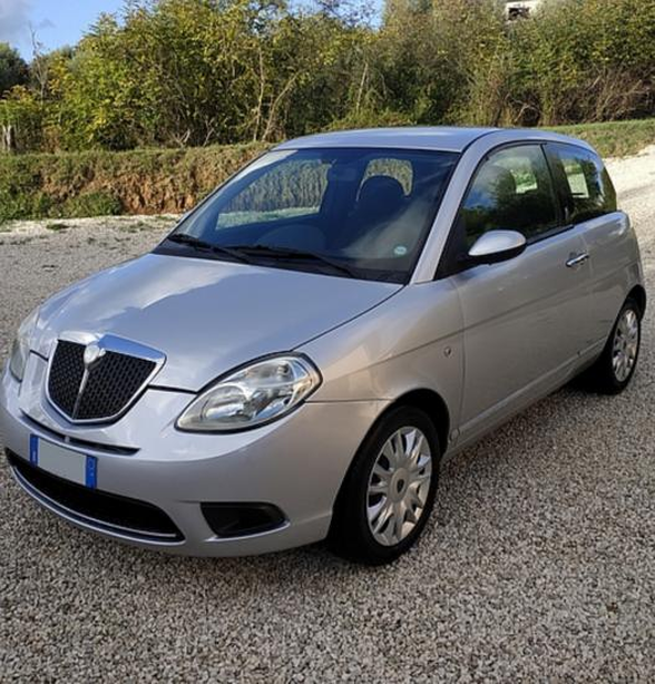 Lancia Ypsilon